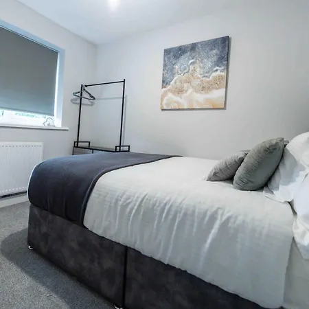 Beautiful, Peaceful, 5 Bedroom With Hot Tub!