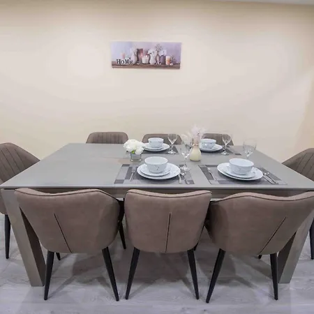 Holiday home Beautiful, Peaceful, 5 Bedroom With Hot Tub! Manchester