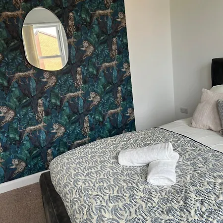 Apartment Failsworth 6 With Free Gated Parking *