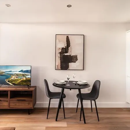 Stayzeni, Alexandra Rise * Manchester