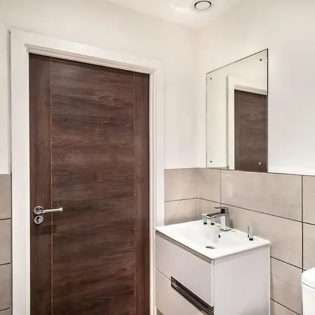 Stayzeni, Alexandra Rise Manchester