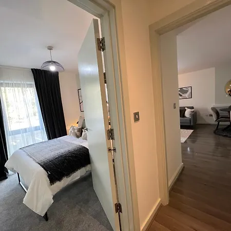 Stunning Centre From + Free Parking *