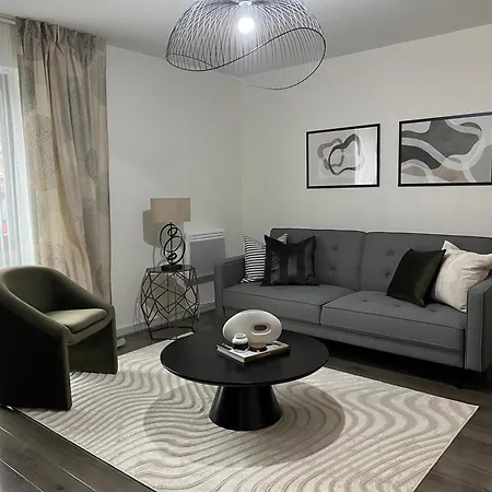 Apartment Stunning Centre From + Free Parking *