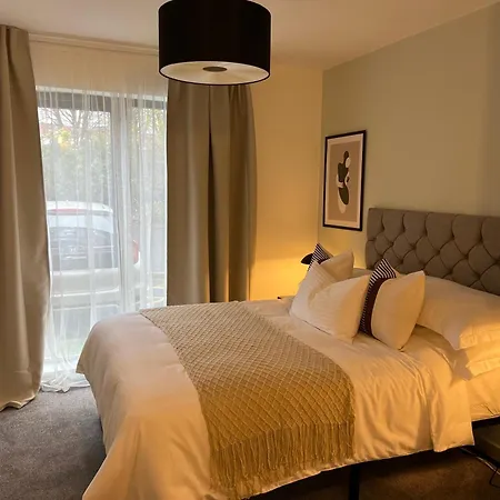 Stunning Centre From + Free Parking *