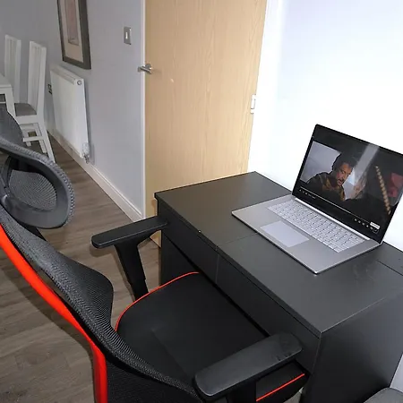 Rylance Luxury House - Free Parking Сasa de vacaciones