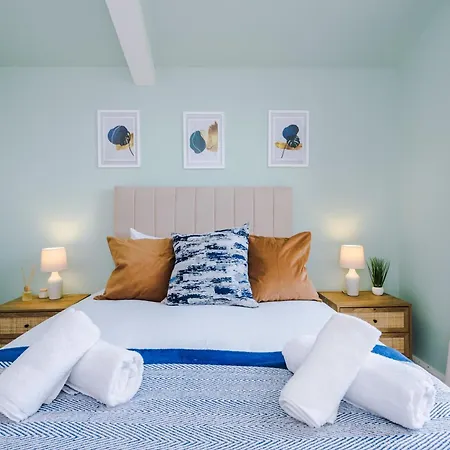Luxury Coop Live & Etihad With Free Parking Holiday home