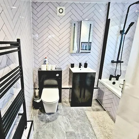Lovely 3 Bedroom In -sleep 7