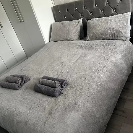 The Grey Mansion ホームステイ