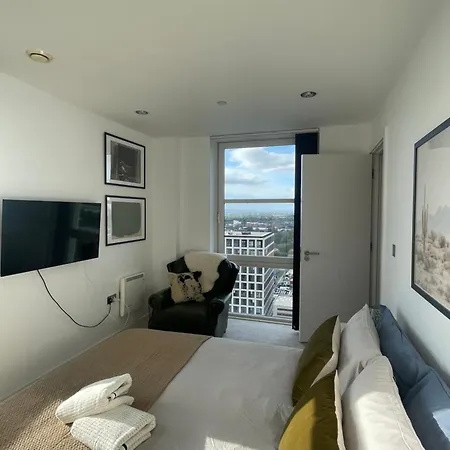 Entire Highrise Hideaway Lägenhet *
