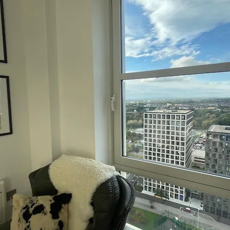 Entire Highrise Hideaway Lägenhet