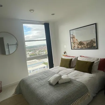 Entire Highrise Hideaway
