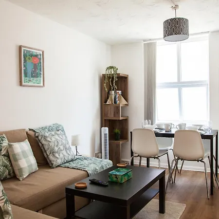 Centre Perfect Location