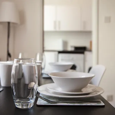 Apartment Centre Perfect Location *