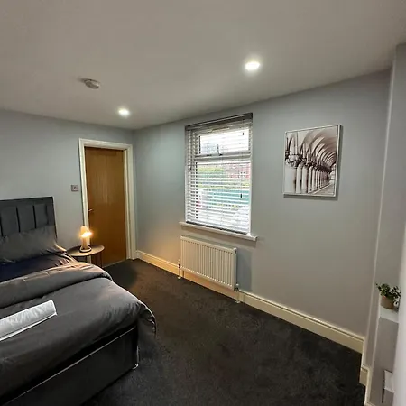 Homestay Budget With Private Bathroom *