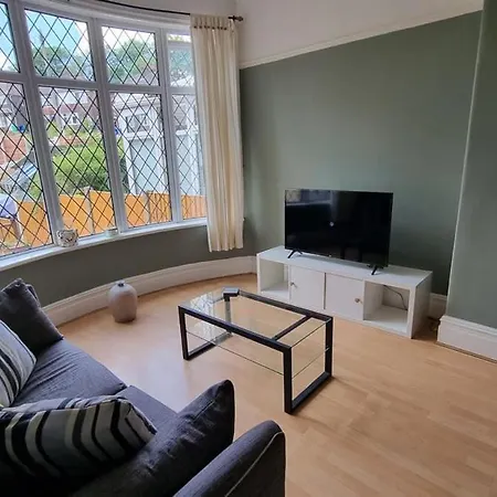 Nyaraló City Superhost House On Rochdale Road Manchester
