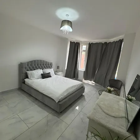 Elegant Estates Humble Abode 2 Manchester