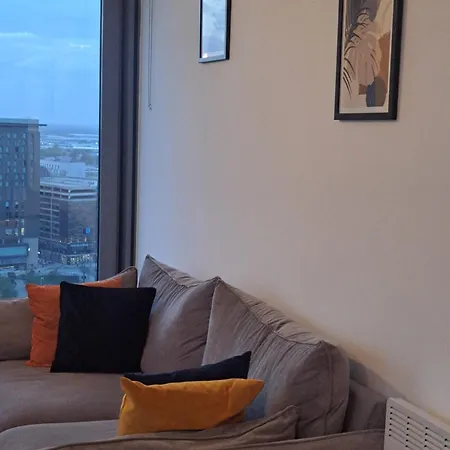 Apartment Media *