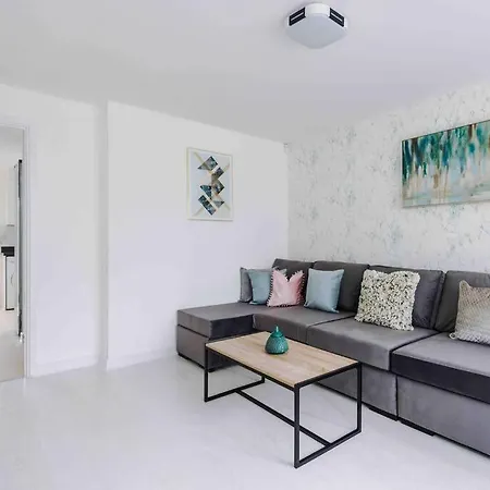 Spacious 4-bed