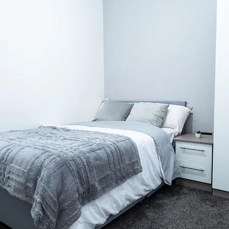 1 Bedroom In Chorlton Apartment Manchester