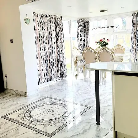 Feel Like Your At Apartment