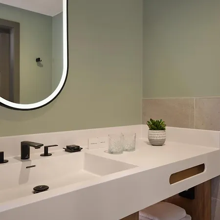 The Reach At Piccadilly, Manchester, A Tribute Portfolio Manchester