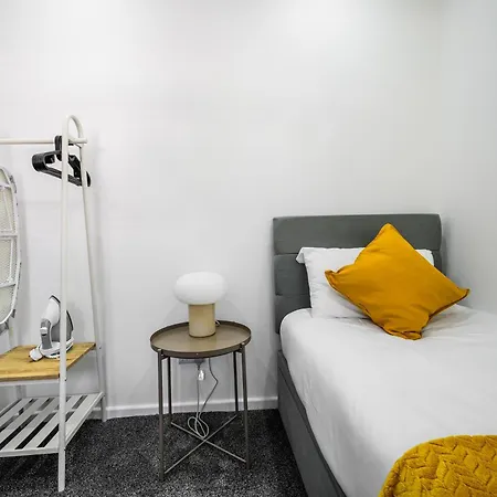 Modern 3 Bed Home, Near Etihad Stadium 別荘 マンチェスター