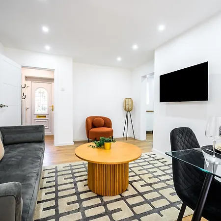 Modern 3 Bed Home, Near Etihad Stadium マンチェスター