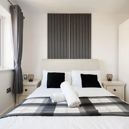 Pool Table - Coop Live Arena, Etihad & Дом отдыха *