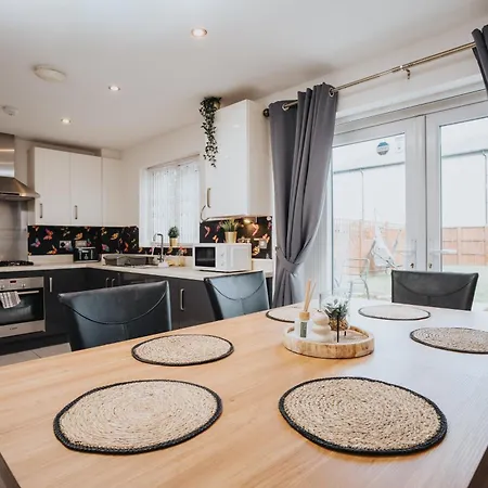 Pool Table - Coop Live Arena, Etihad &