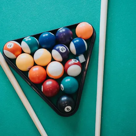 Pool Table - Coop Live Arena, Etihad & Semesterbostad Manchester
