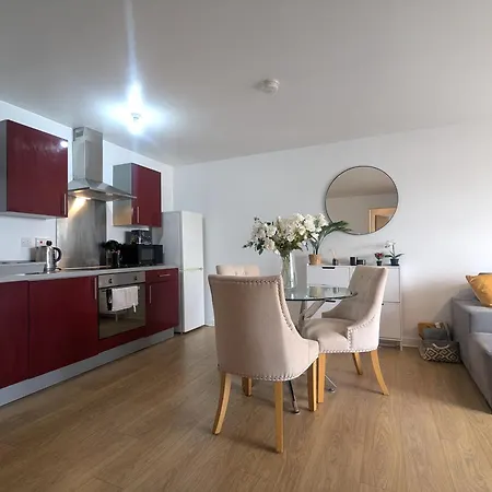 شقة Modern 2 Bed 1 Bath 1 Ensuite - Salford *