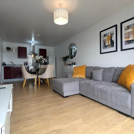 Apartment Modern 2 Bed 1 Bath 1 Ensuite - Salford