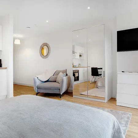 New! Media 1br Free Wifi Manchester