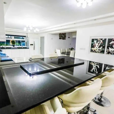 House Retreat * Manchester