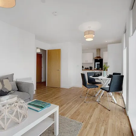 New! Media 2br Free Wifi Mánchester