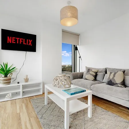 Apartamento New! Media 2br Free Wifi Mánchester