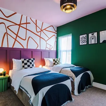 Modern 4-bedroom In *