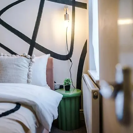 Modern 4-bedroom In Feriehus