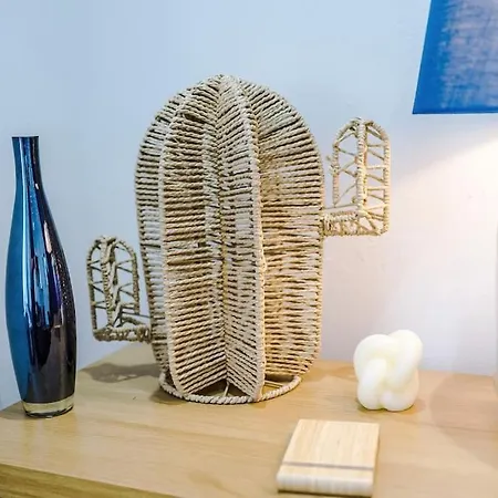 Stylish Home, Games Room, Sleeps 6, Large Driveway, Perfect For Groups *