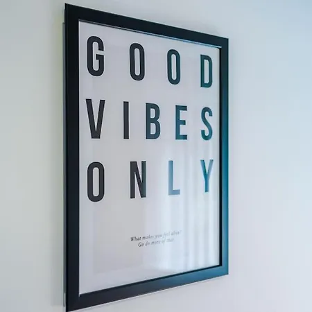 Stylish Home, Games Room, Sleeps 6, Large Driveway, Perfect For Groups アパート