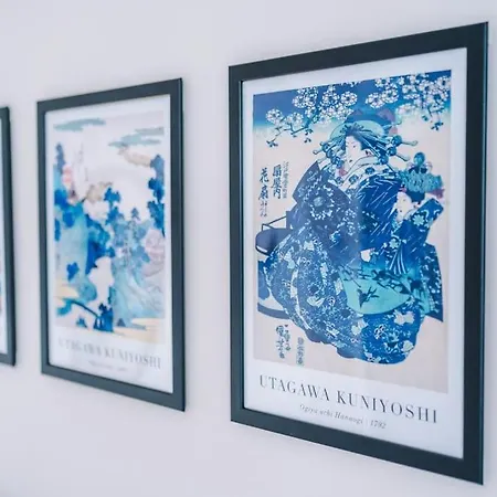 Stylish Home, Games Room, Sleeps 6, Large Driveway, Perfect For Groups Apartment *