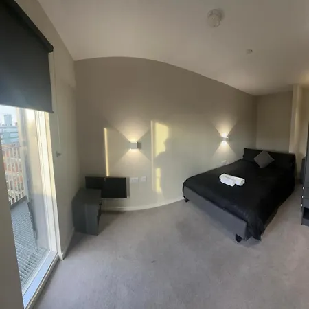 O M Luxurious Apartment *