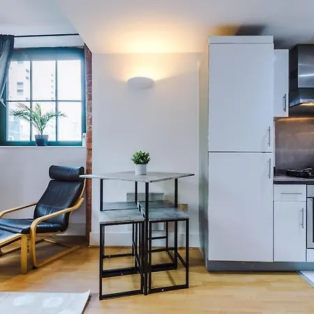Stylish Apartment, Sleeps 4, Smart Tv, Next To Deansgate Manchester