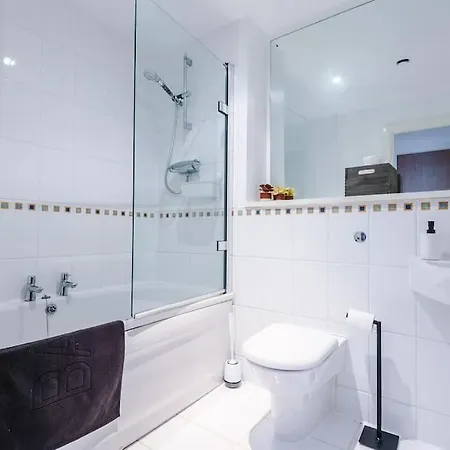 Stylish Apartment, Sleeps 4, Smart Tv, Next To Deansgate *