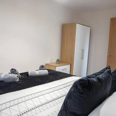 Luxury 2bd Apartment *