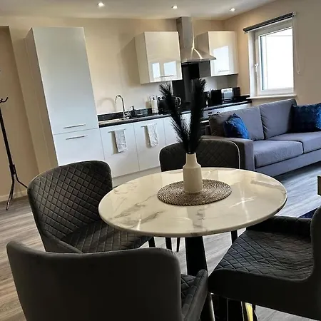 Luxury 2bd *