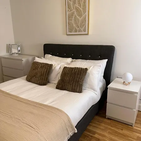 Luxury 2-bed High-rise In With Parking * Manchester