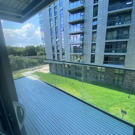 Apartment Luxury 2-bed High-rise In With Parking Manchester
