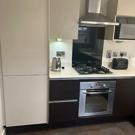 Beautiful Gem In * Manchester
