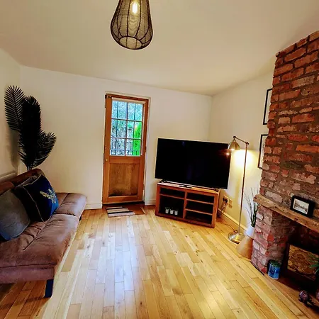 Detached House With Gated Parking In Whalley Range * Manchester